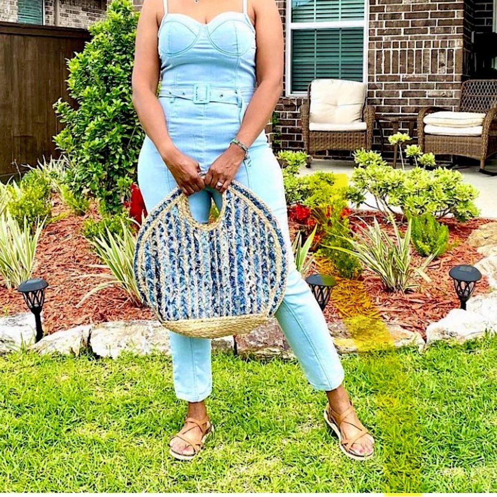 Ladies Tik Kraft Handheld Purse Excellent Condition